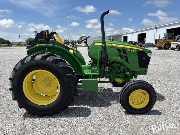 Photo of 2021 John Deere 5065E