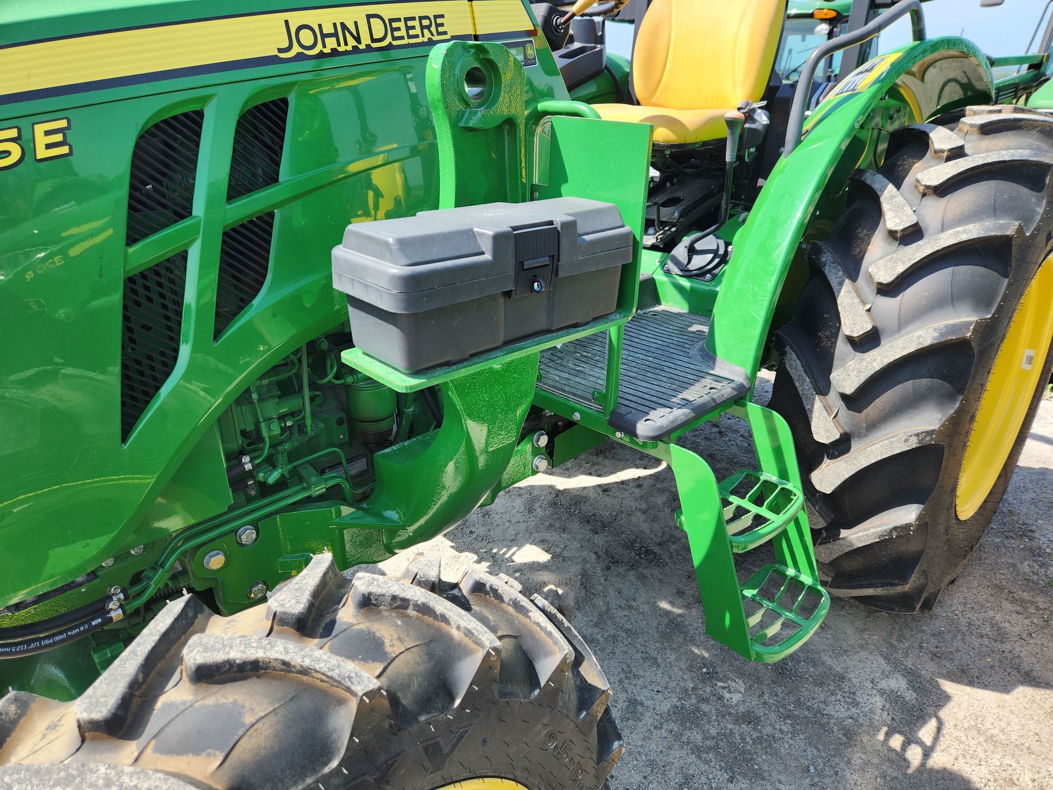 2022 John Deere 5055E Image 2