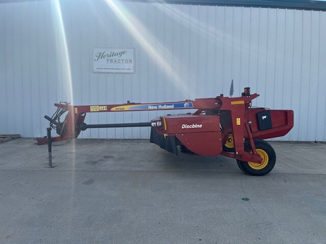  2016 New Holland H7220 at Heritage Tractor in West Plains, MO