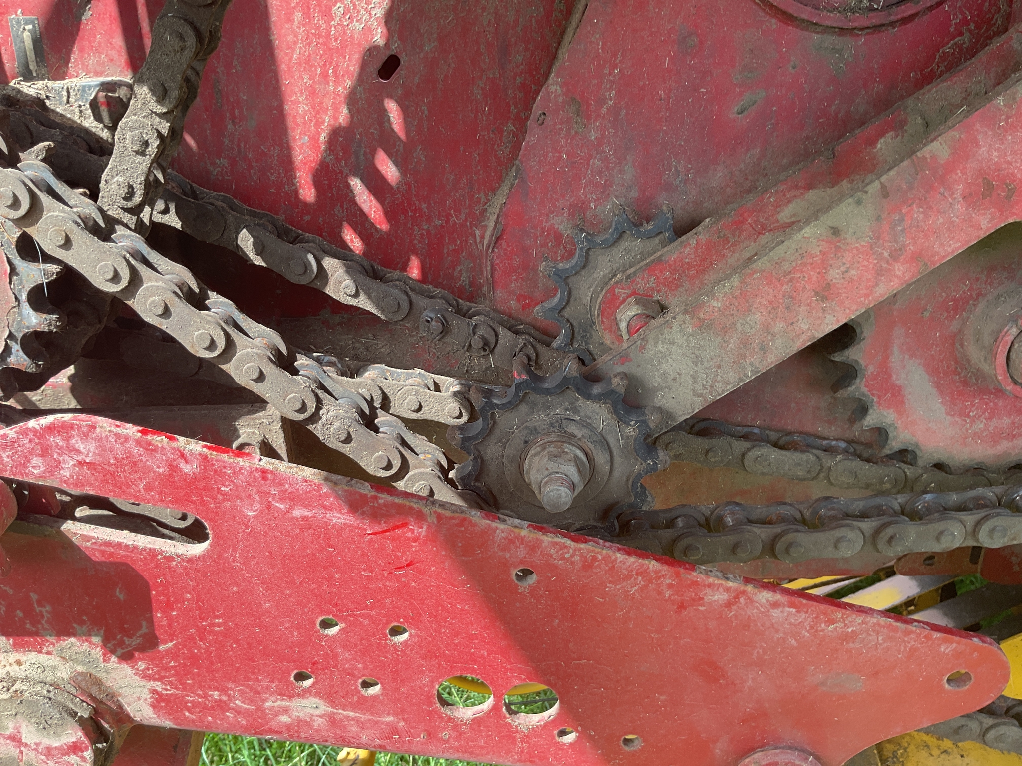 2007 New Holland BR750A Image 16