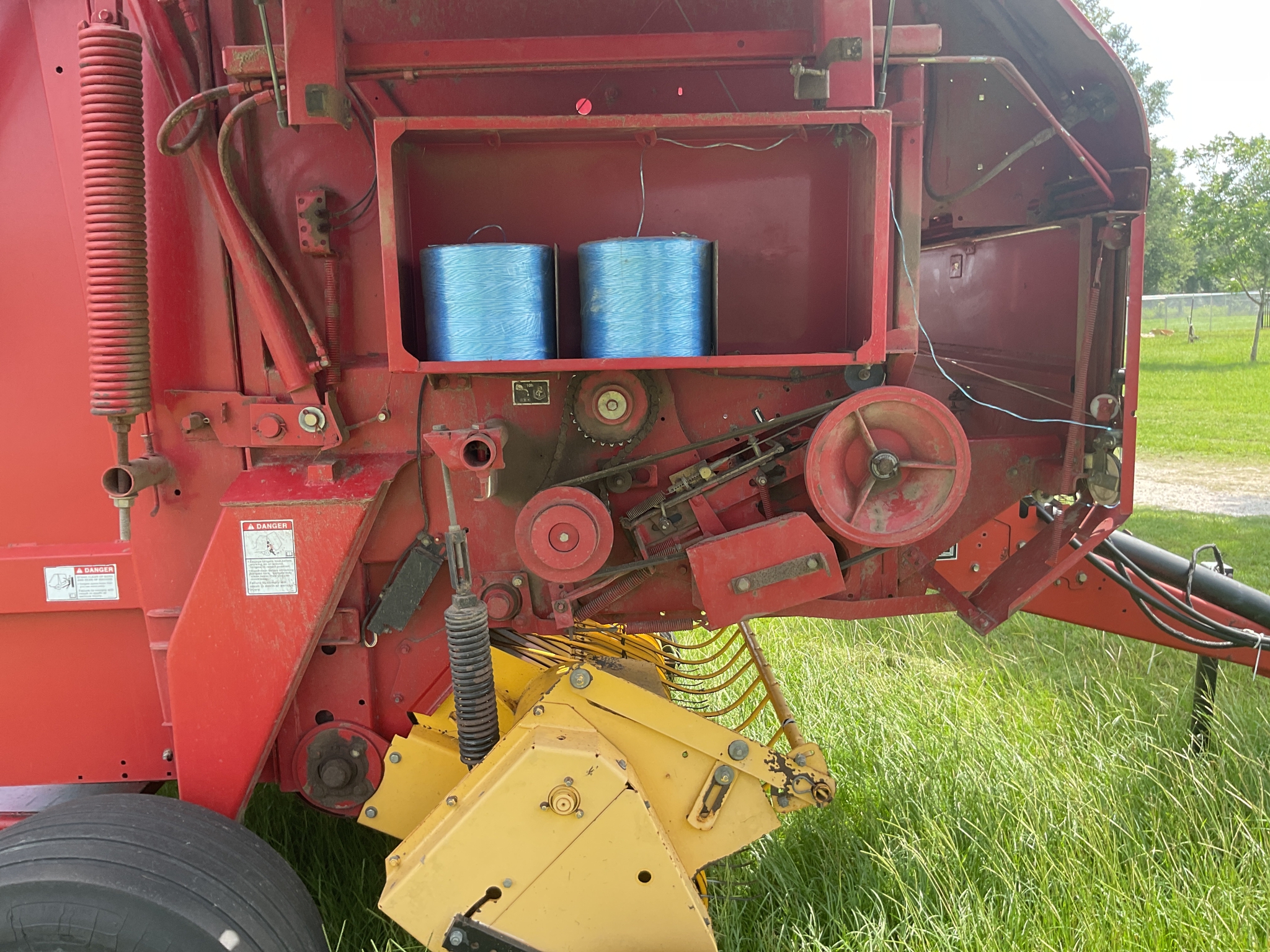 2007 New Holland BR750A Image 11