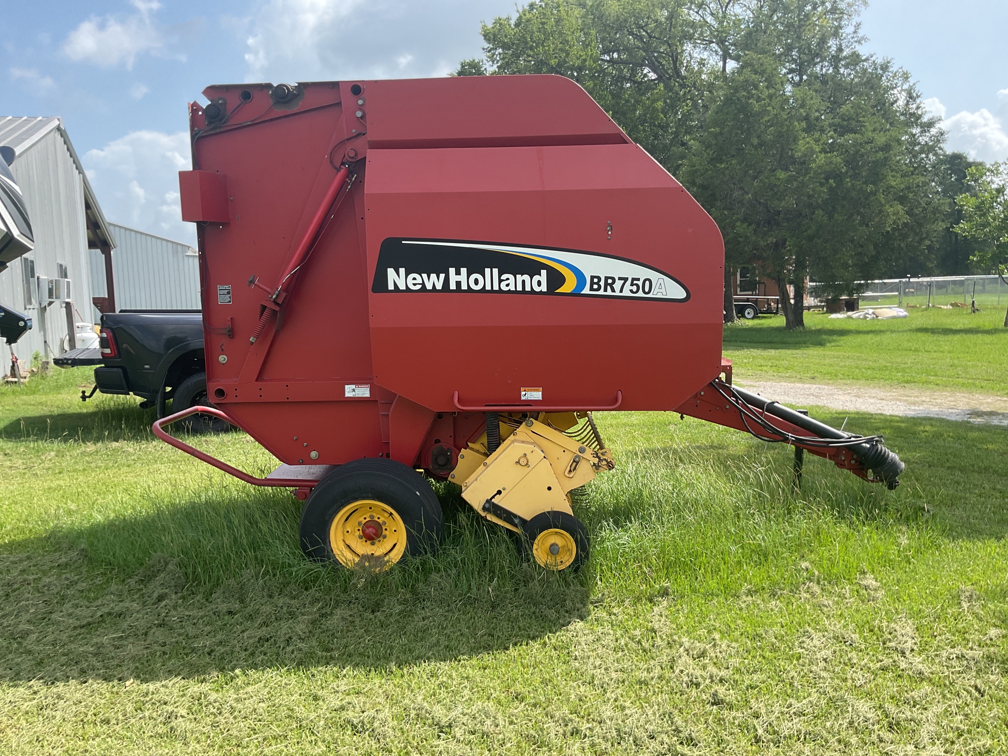 2007 New Holland BR750A Image 8