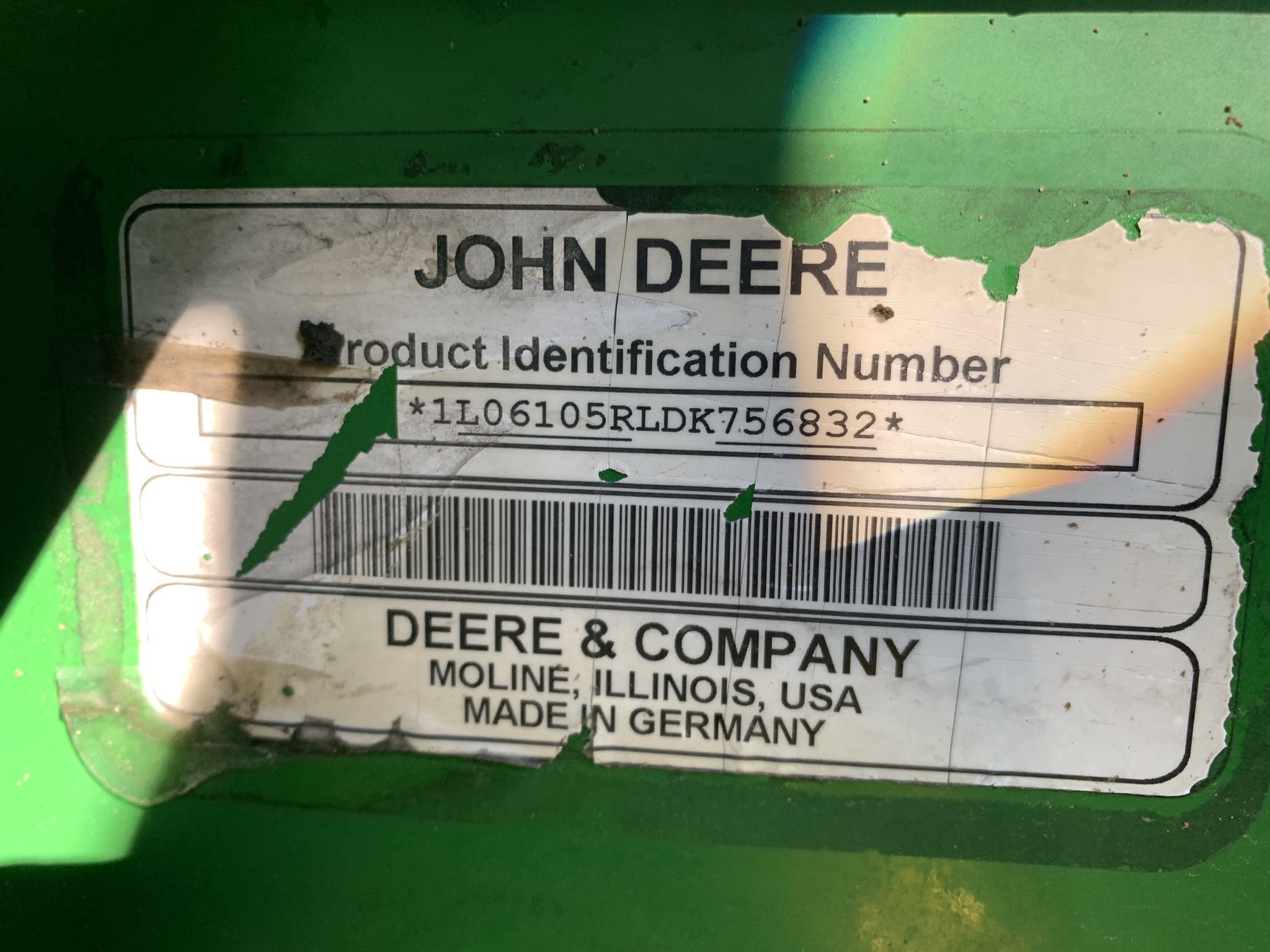2013 John Deere 6105R Image 19