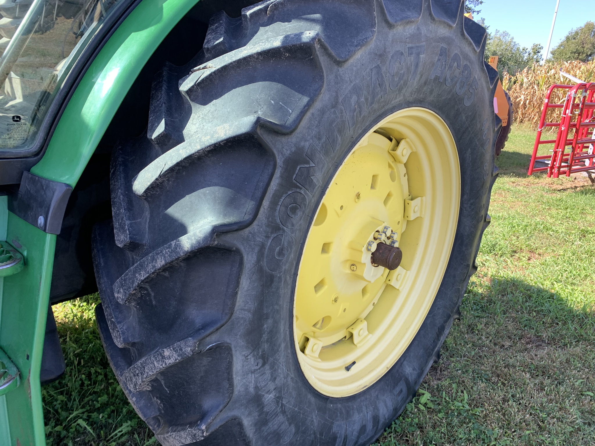 2013 John Deere 6105R Image 6