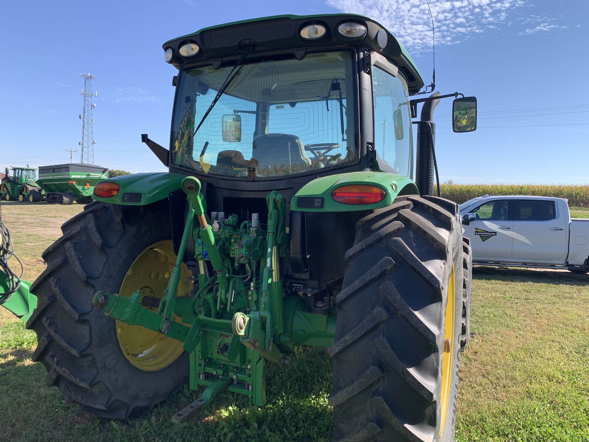 2013 John Deere 6105R Image 9