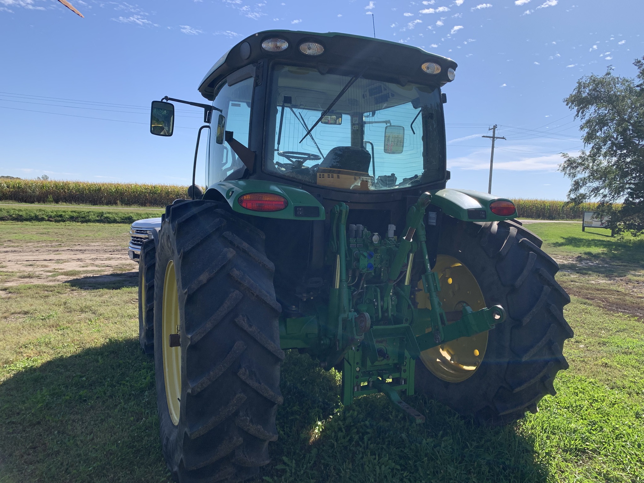 2013 John Deere 6105R Image 7
