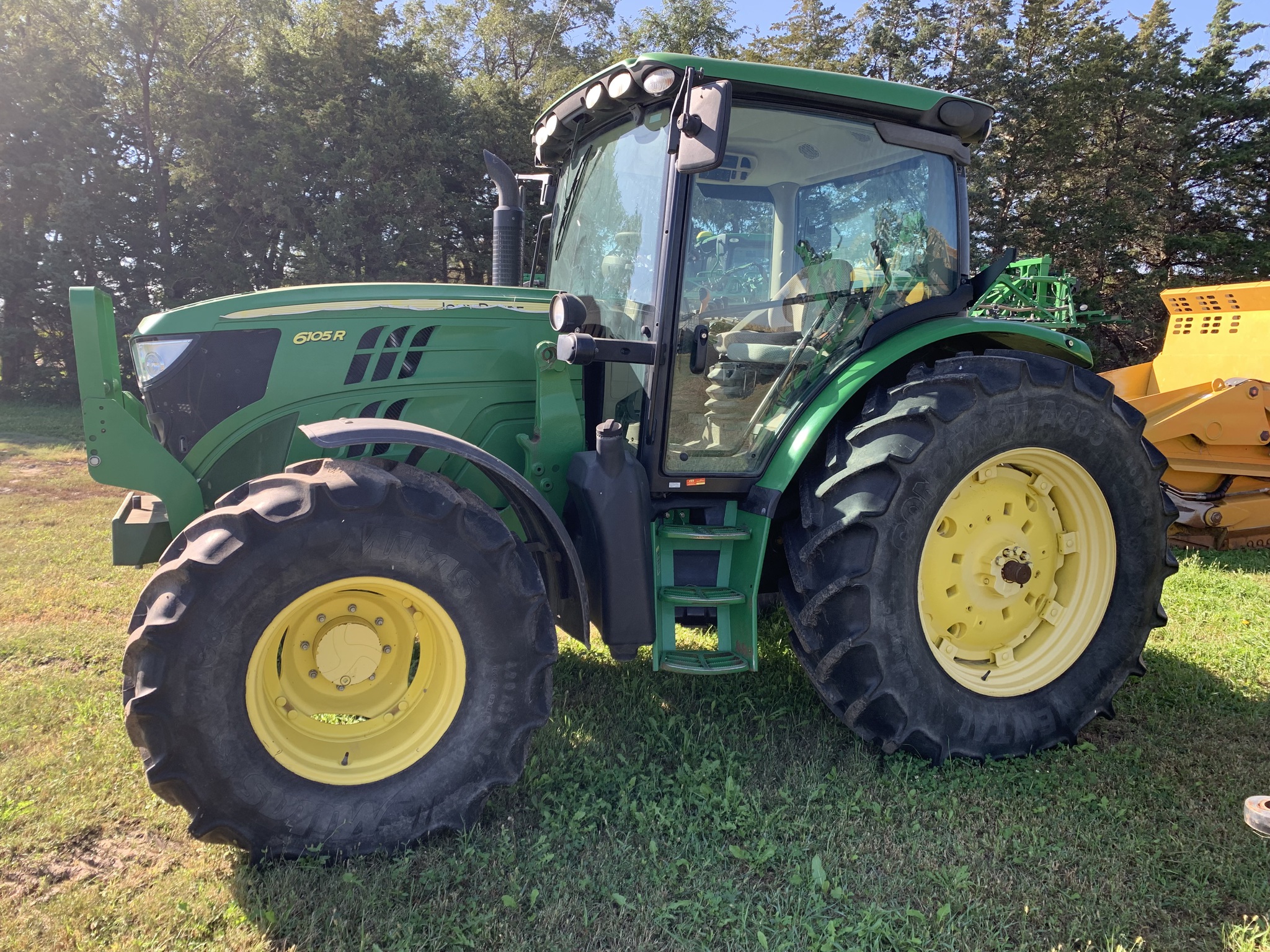 2013 John Deere 6105R Image 5