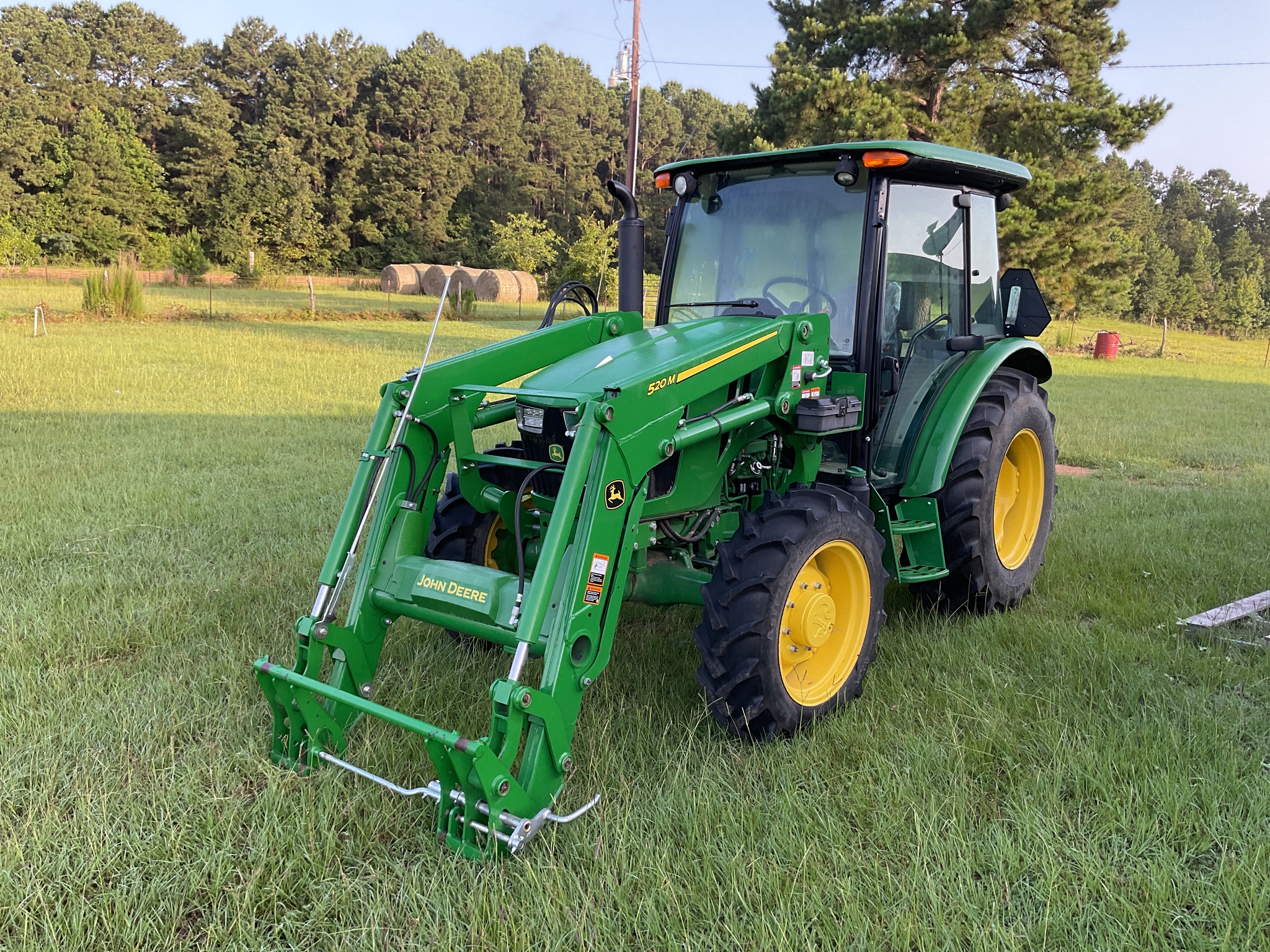 2022 John Deere 5075E Image 1