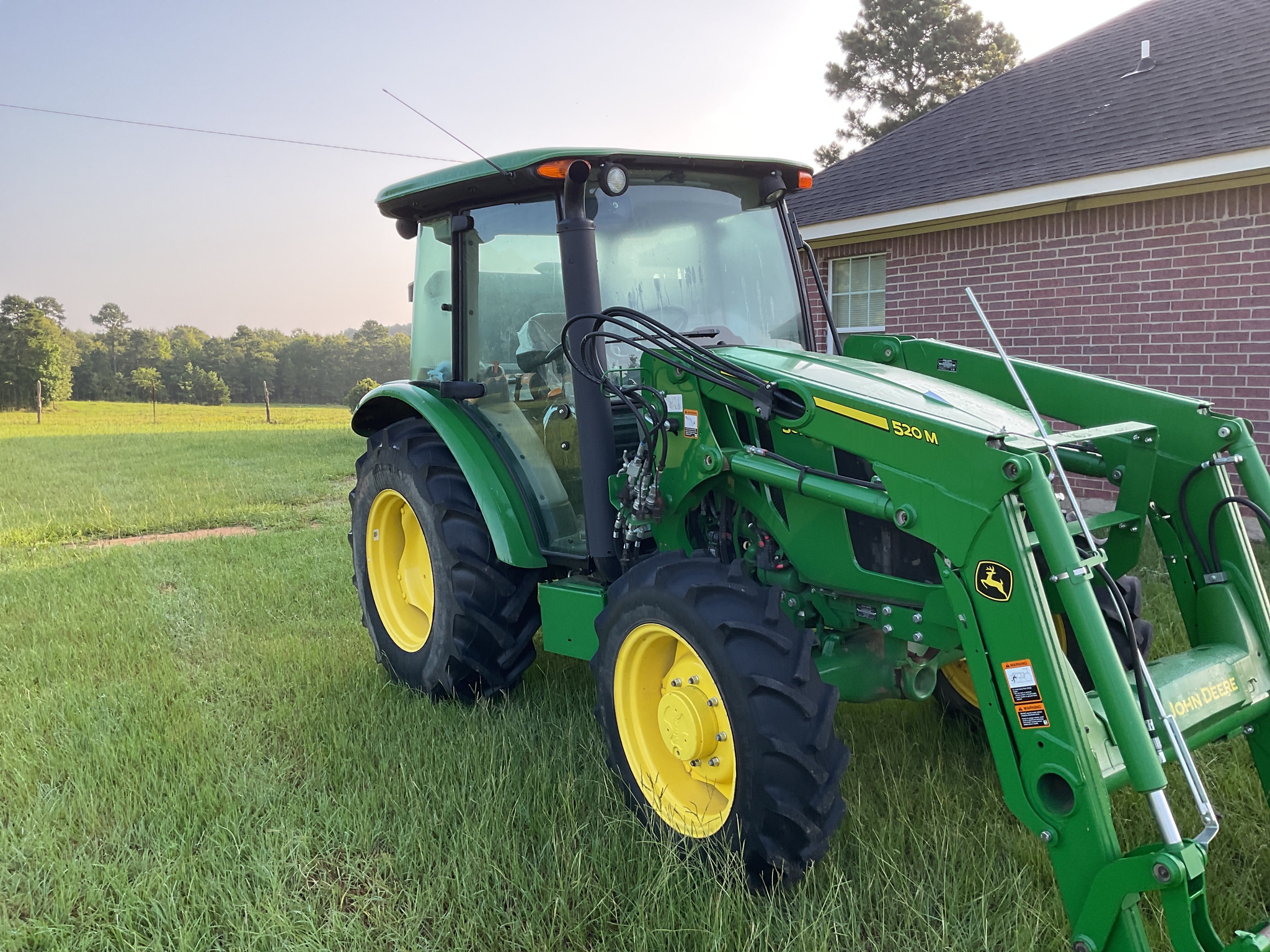 2022 John Deere 5075E Image 4
