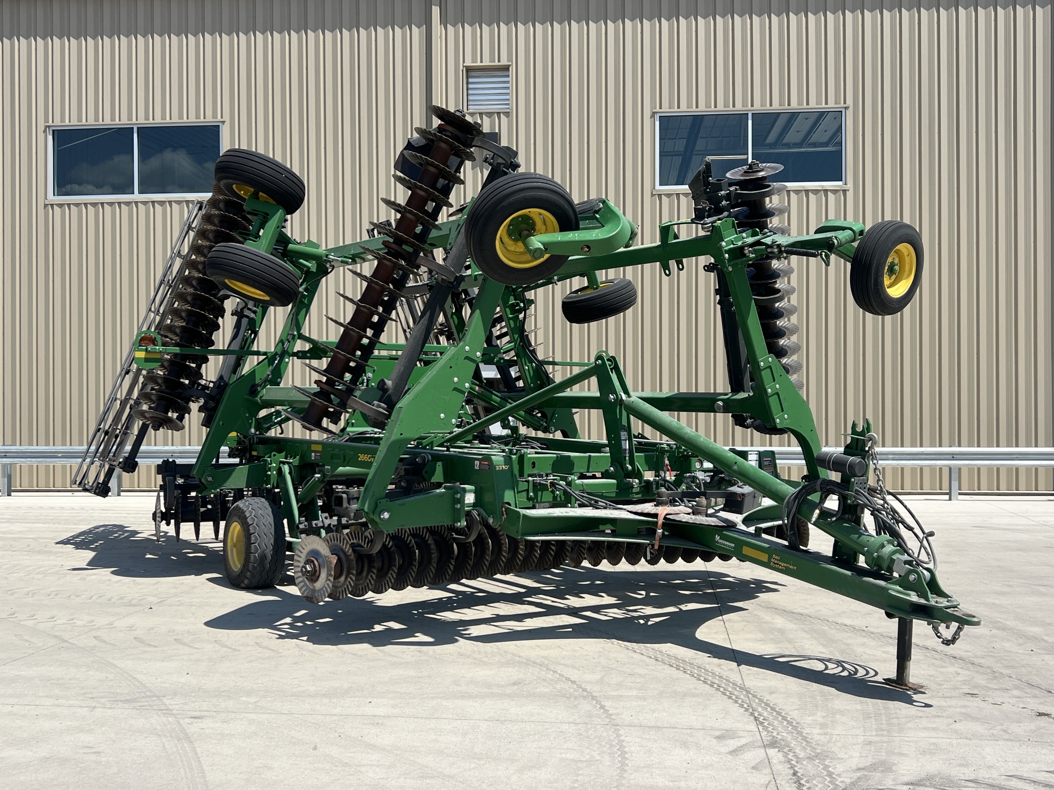 2021 John Deere 2660VT Image 1