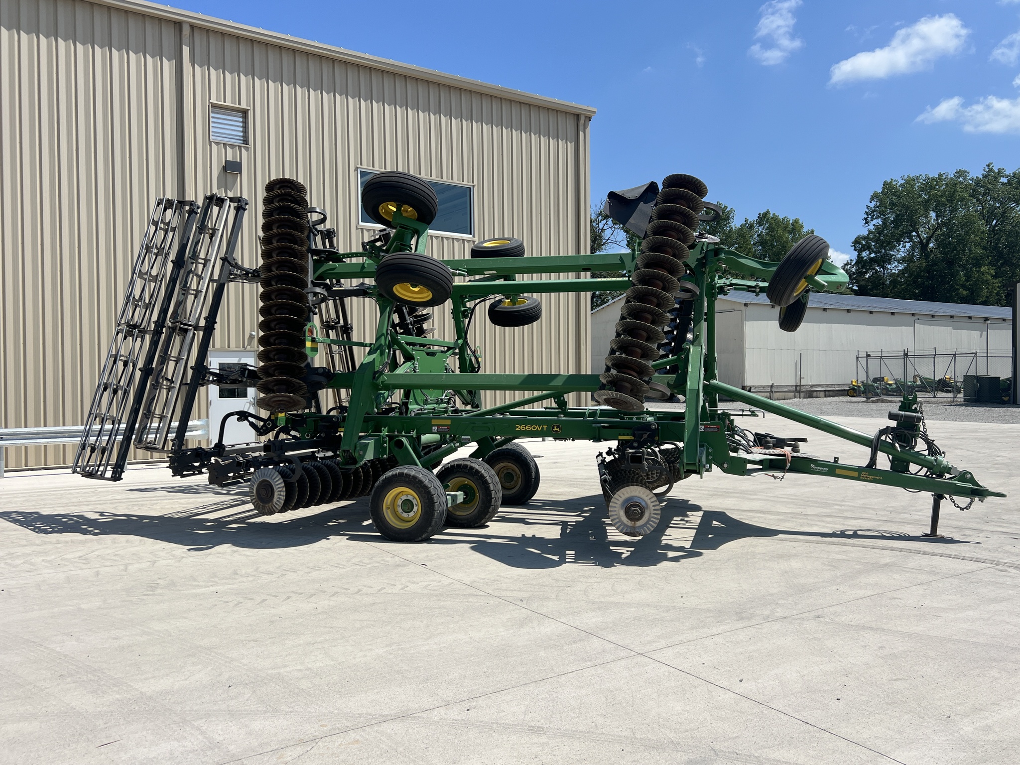 2021 John Deere 2660VT Image 2