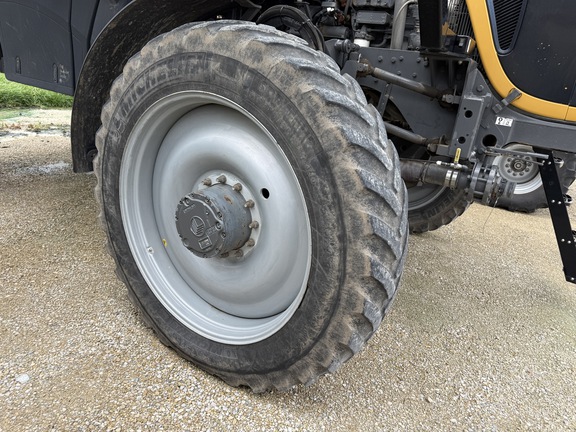 2017 RoGator RG1100B - Photo11