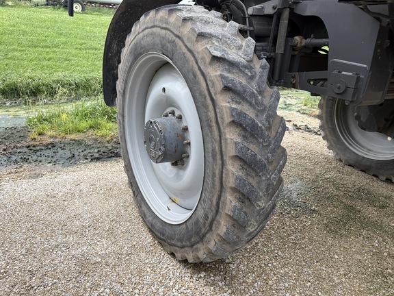 2017 RoGator RG1100B - Photo8
