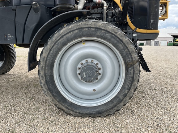 2017 RoGator RG1100B - Photo13