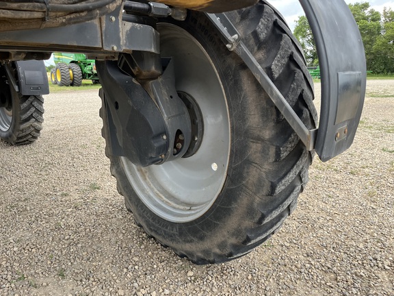 2017 RoGator RG1100B - Photo20