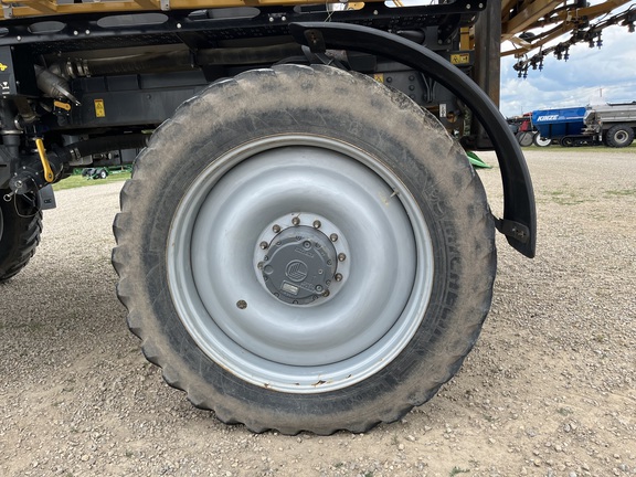 2017 RoGator RG1100B - Photo21