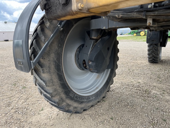 2017 RoGator RG1100B - Photo23