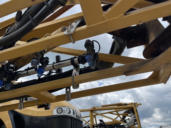 2017 RoGator RG1100B - Photo27