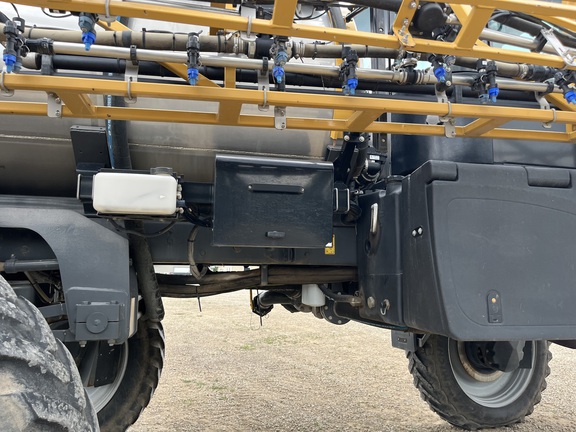 2017 RoGator RG1100B - Photo29