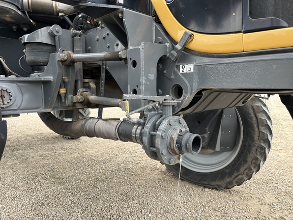 2017 RoGator RG1100B - Photo31
