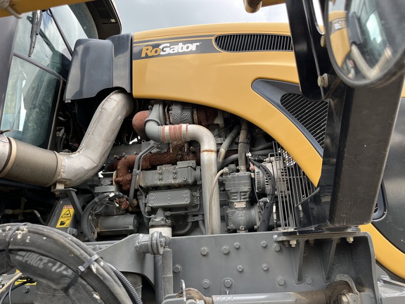 2017 RoGator RG1100B - Photo32