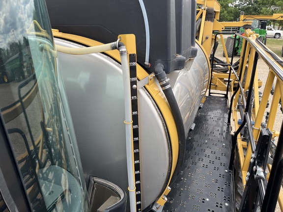 2017 RoGator RG1100B - Photo34