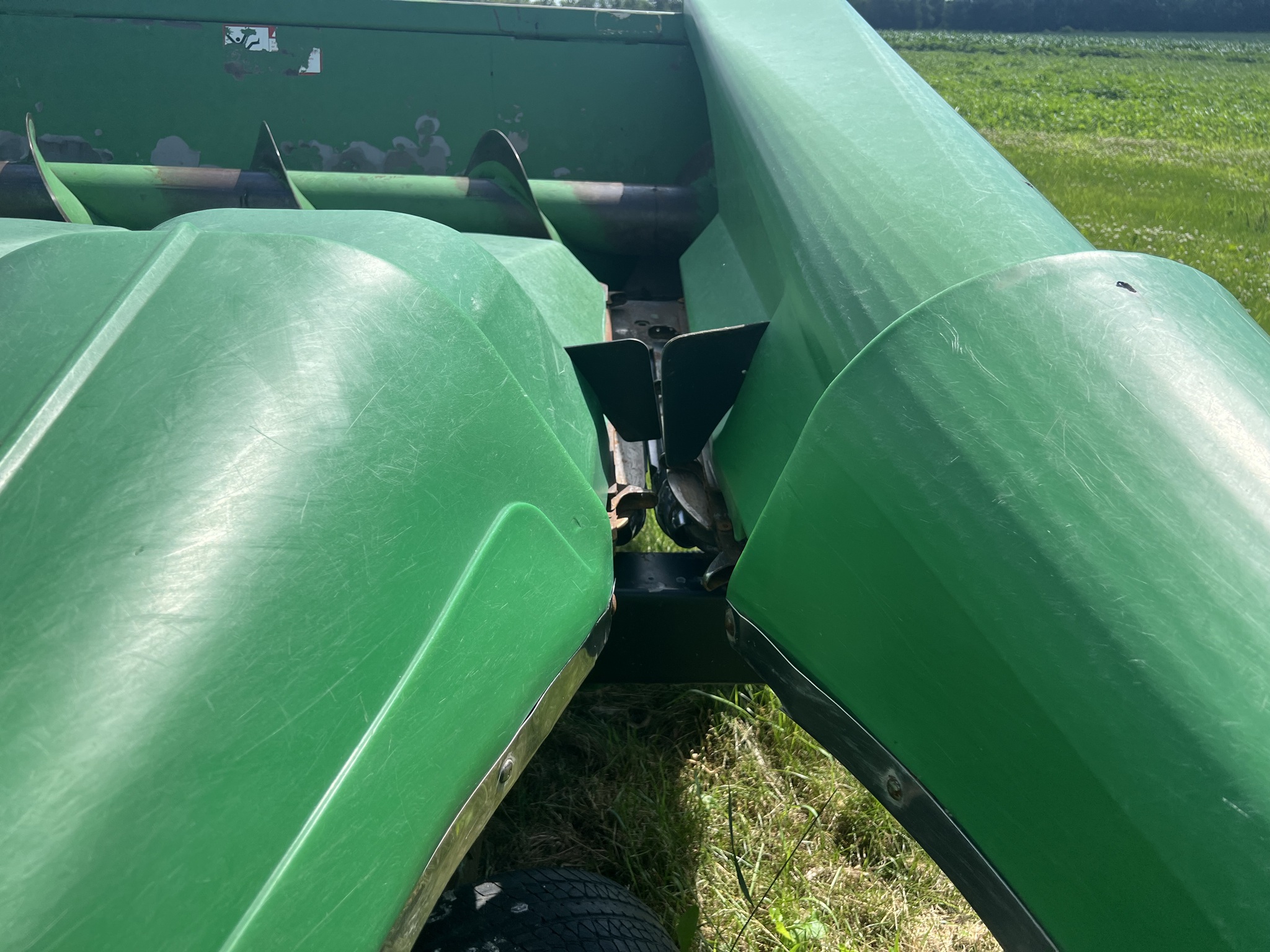1988 John Deere 843 Image 3