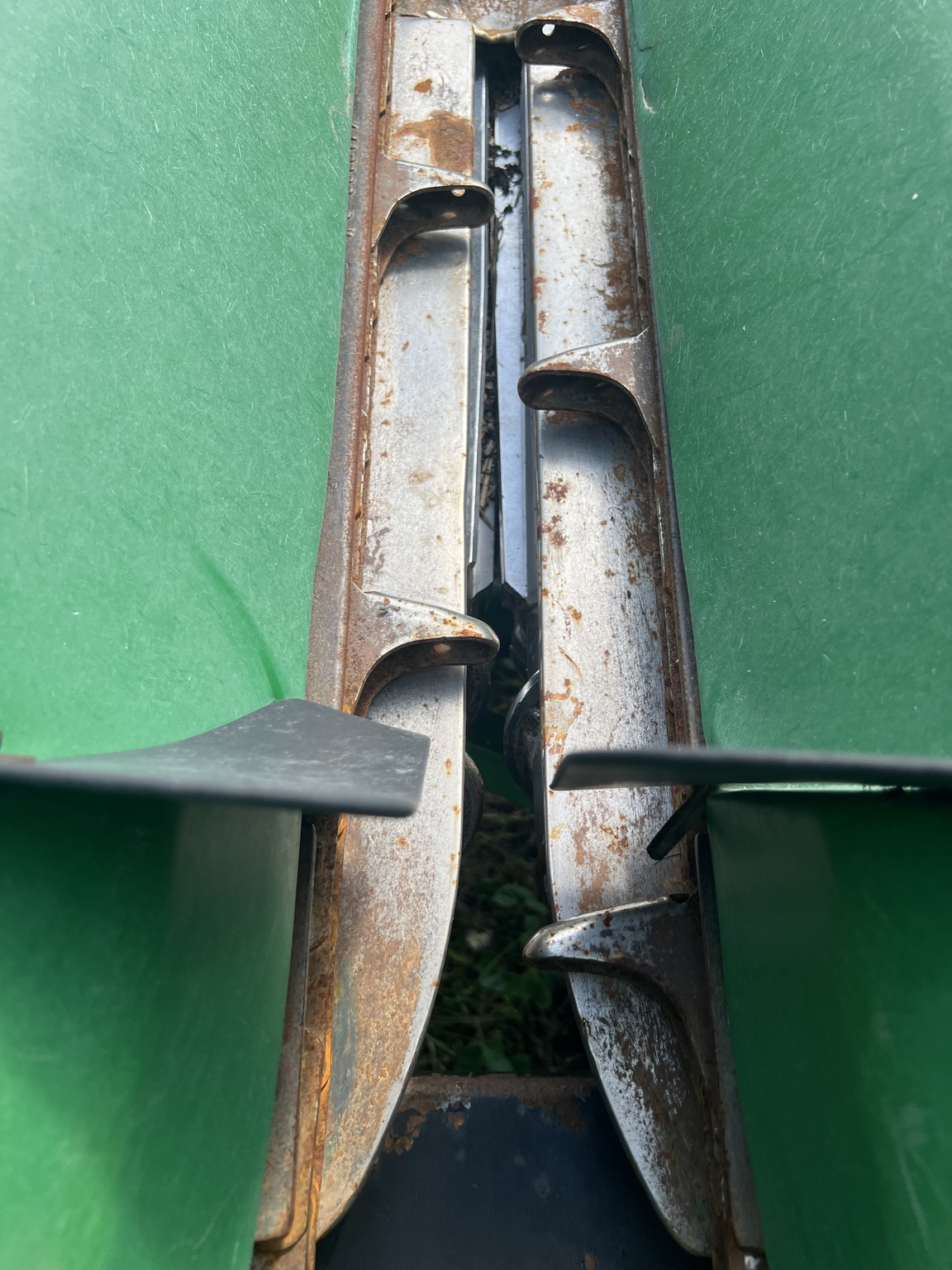 1988 John Deere 843 Image 2