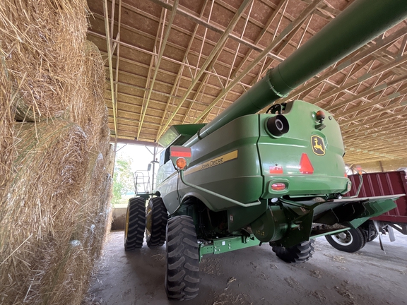Used 2017 John Deere S670 Combines at Koenig Equipment in Oxford, OH - Photo21