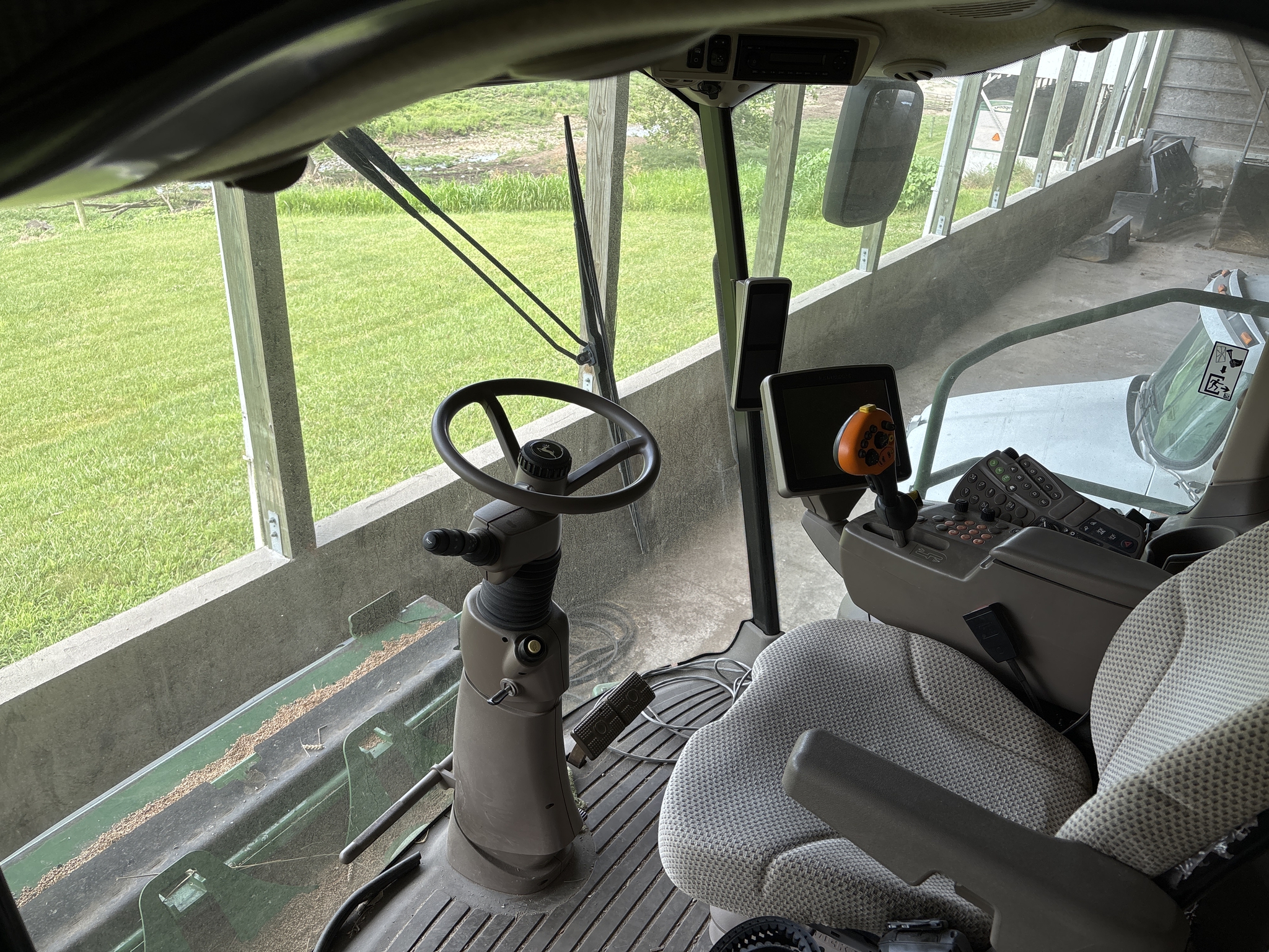 Used 2017 John Deere S670 Combines at Koenig Equipment in Oxford, OH - PhotoXL44
