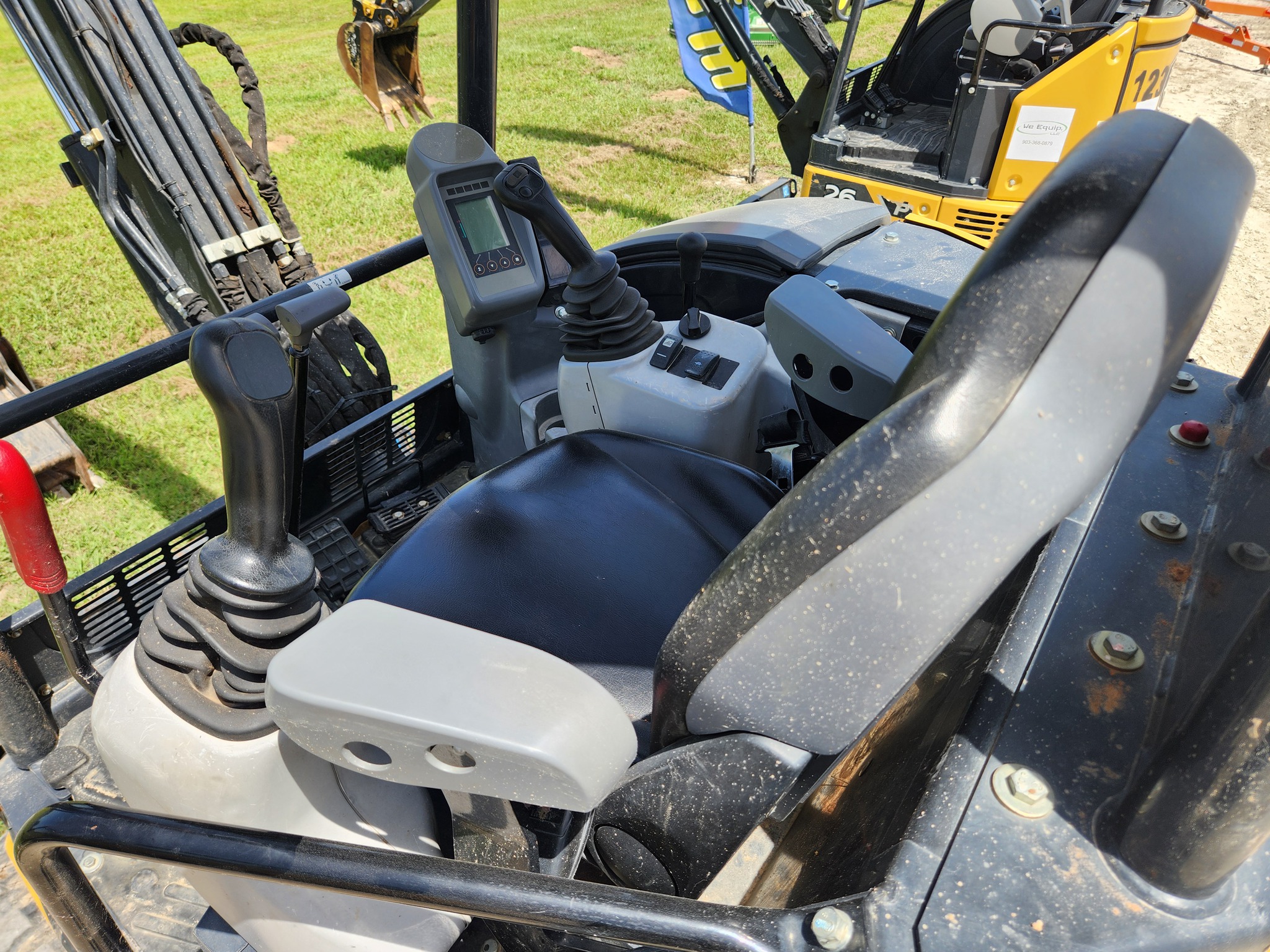 2023 John Deere 35 P Image 12