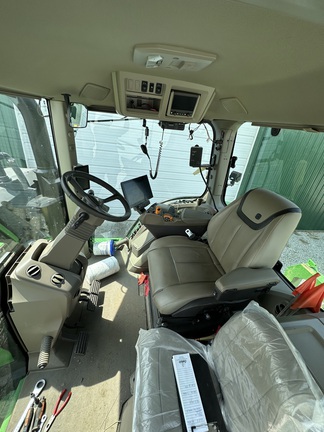 Photo of 2024 John Deere 8R 280
