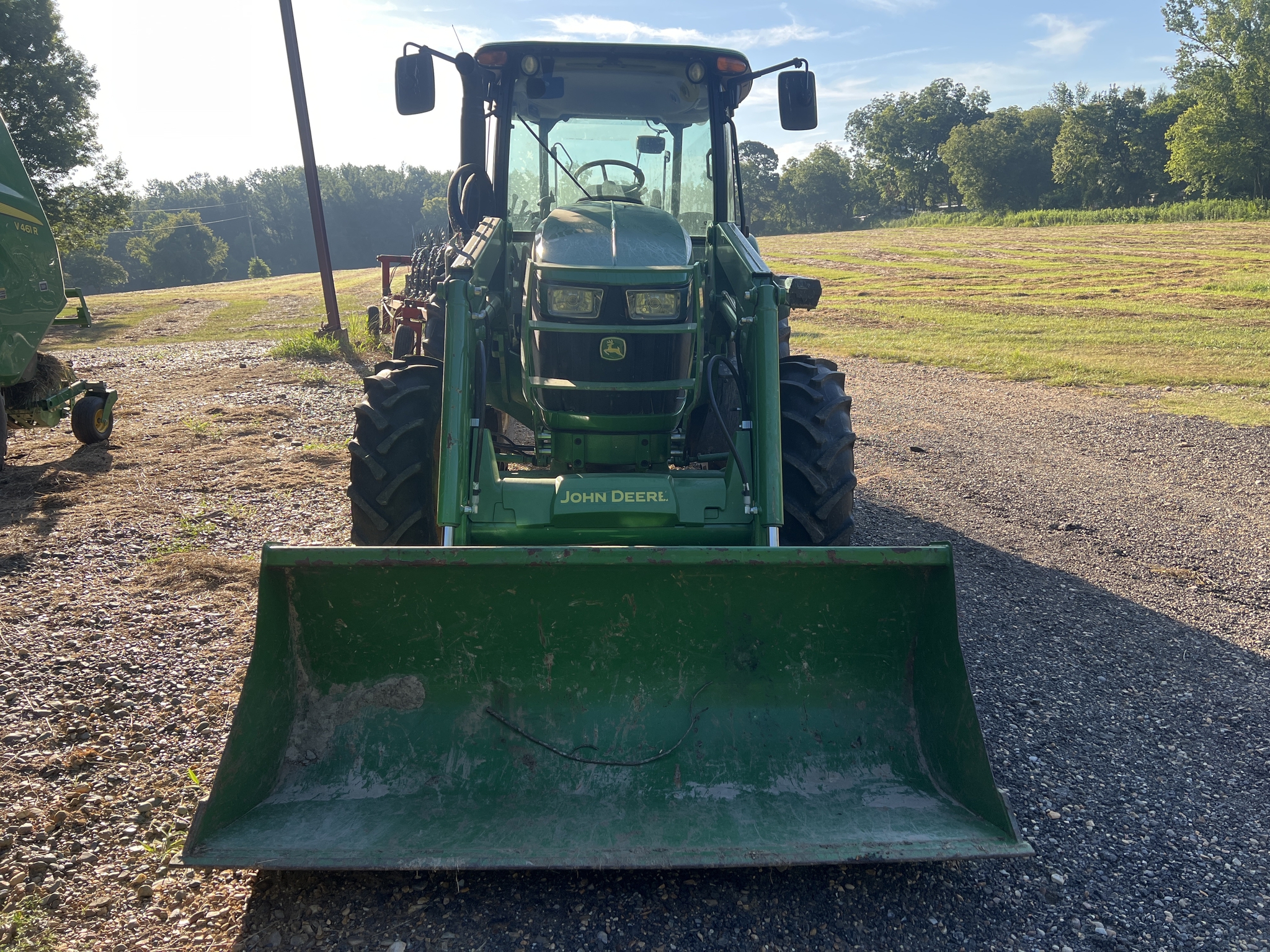 2022 John Deere 5100E Image 3