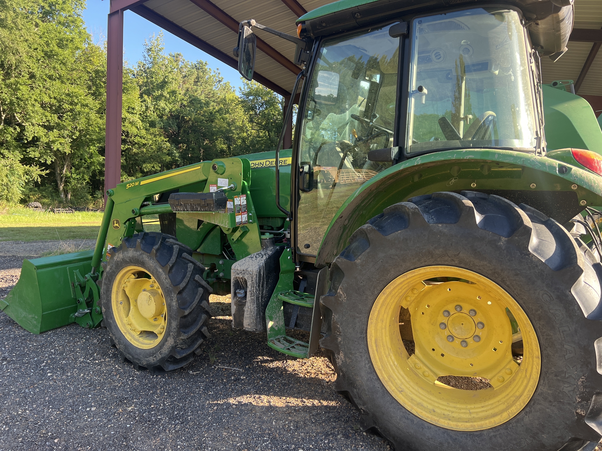 2022 John Deere 5100E Image 1