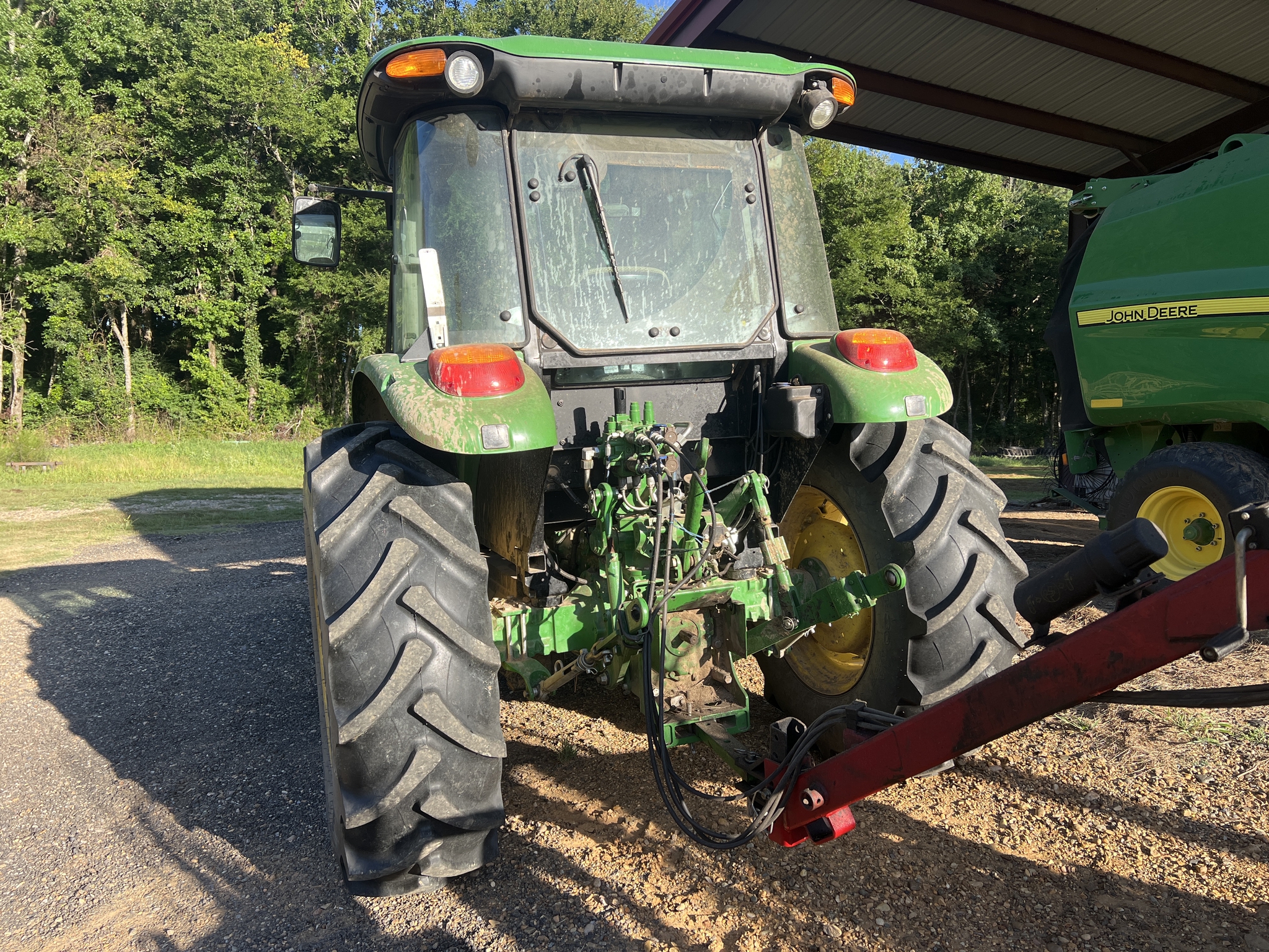 2022 John Deere 5100E Image 5