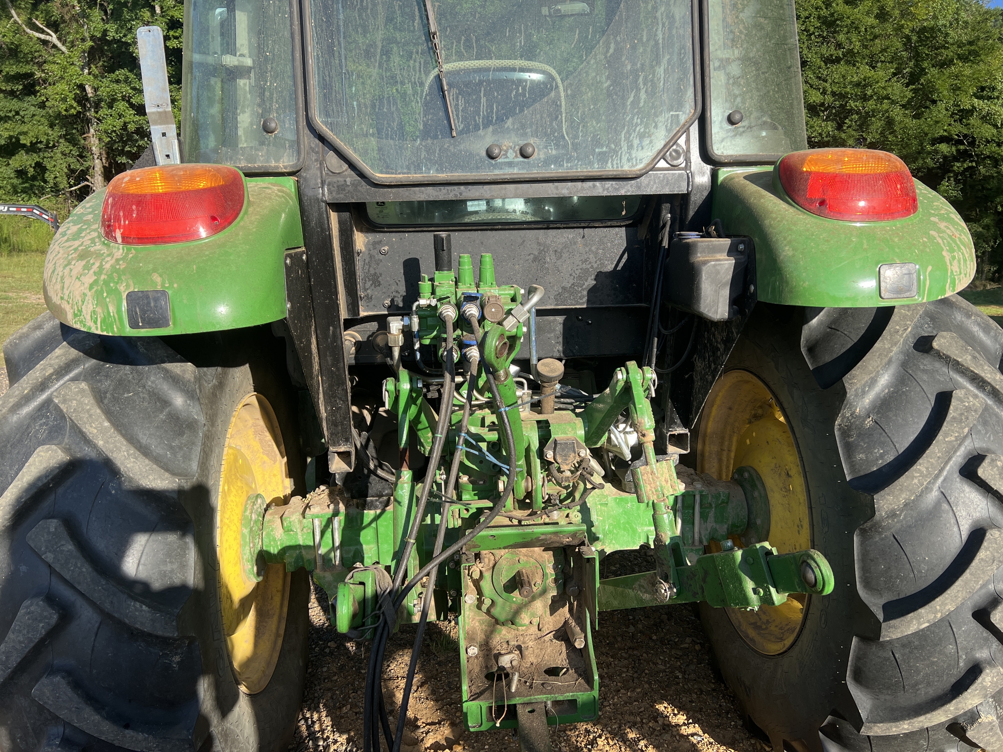 2022 John Deere 5100E Image 6