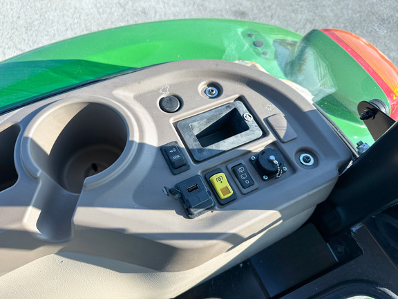 2024 John-Deere 5075E