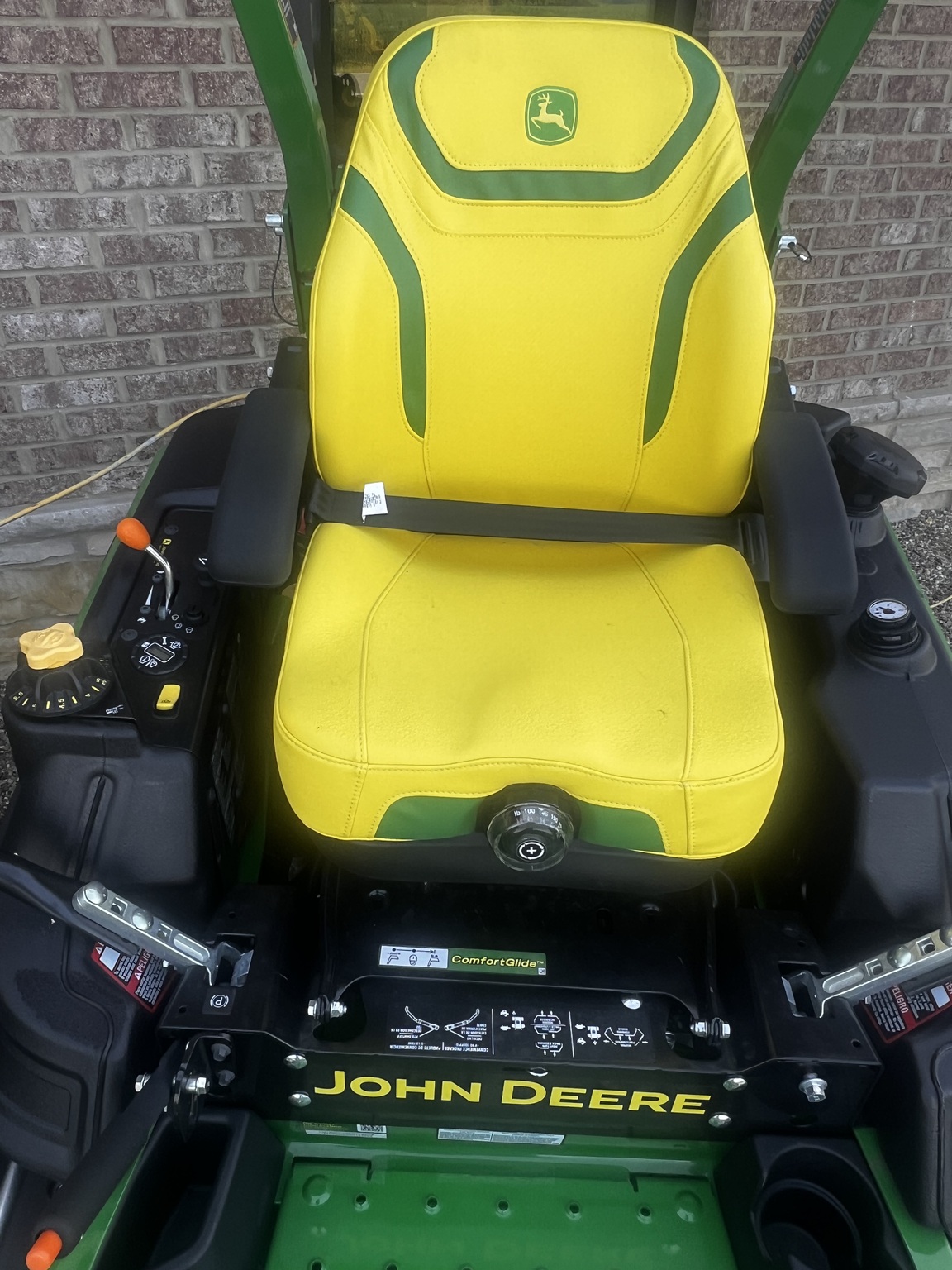 2025 John Deere Z930M Image 5