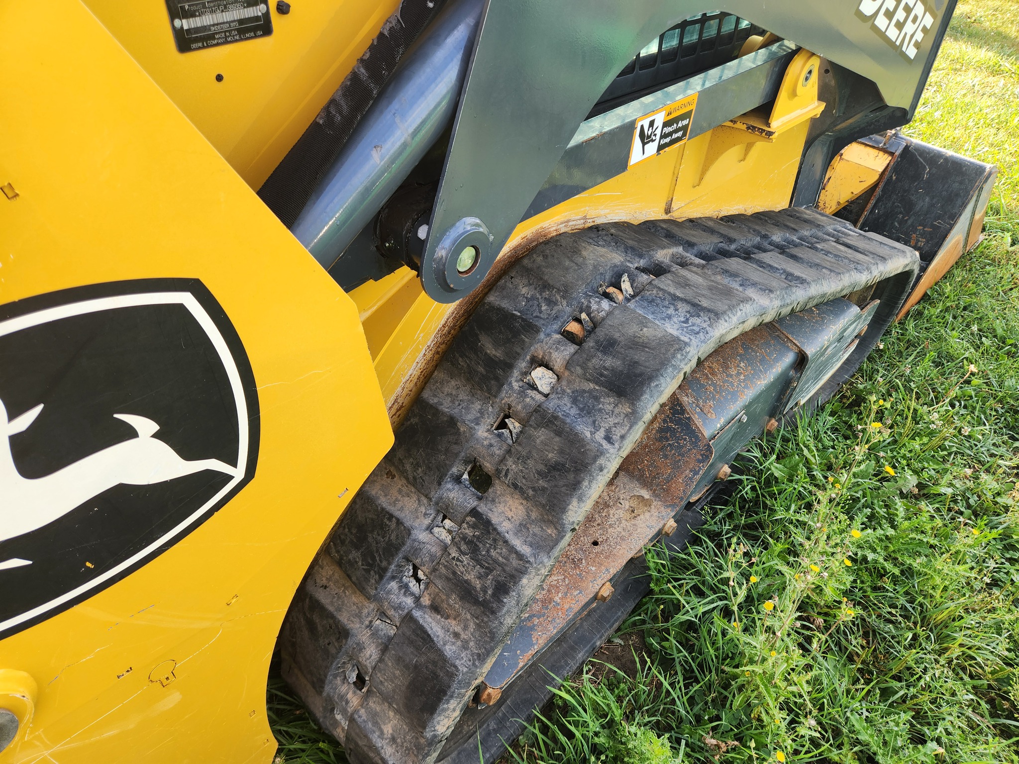 2020 John Deere 317G Image 2
