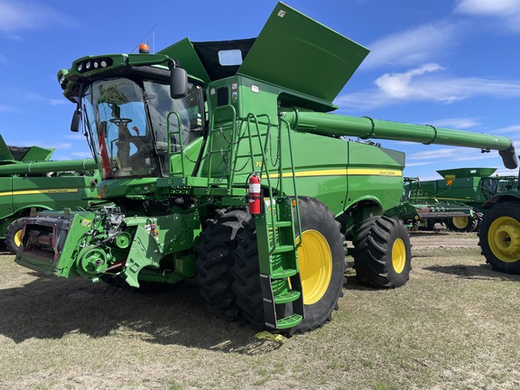 Photo of a 2018 John Deere S790