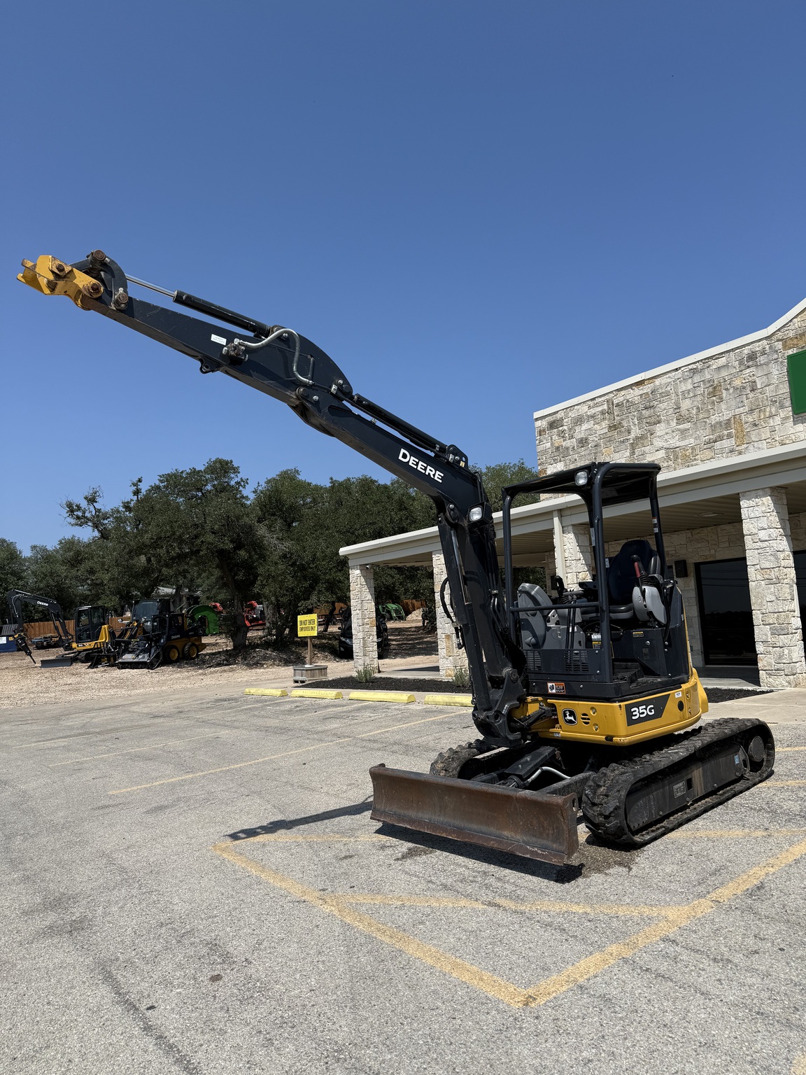 2023 John Deere 35G Image 3