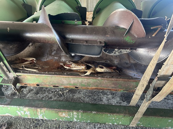 Photo of 2001 John Deere 893