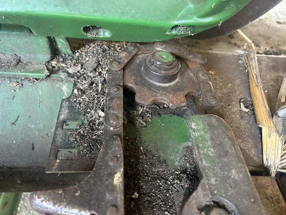 Photo of 2001 John Deere 893