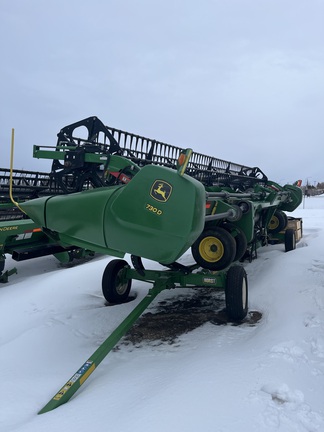 Used 2022 John Deere 730D Combine Platforms at Horizon Ag & Turf in Mayerthorpe, AB - Photo14