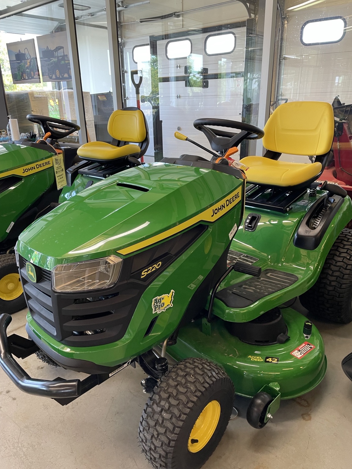 2025 John Deere S220 Image 1