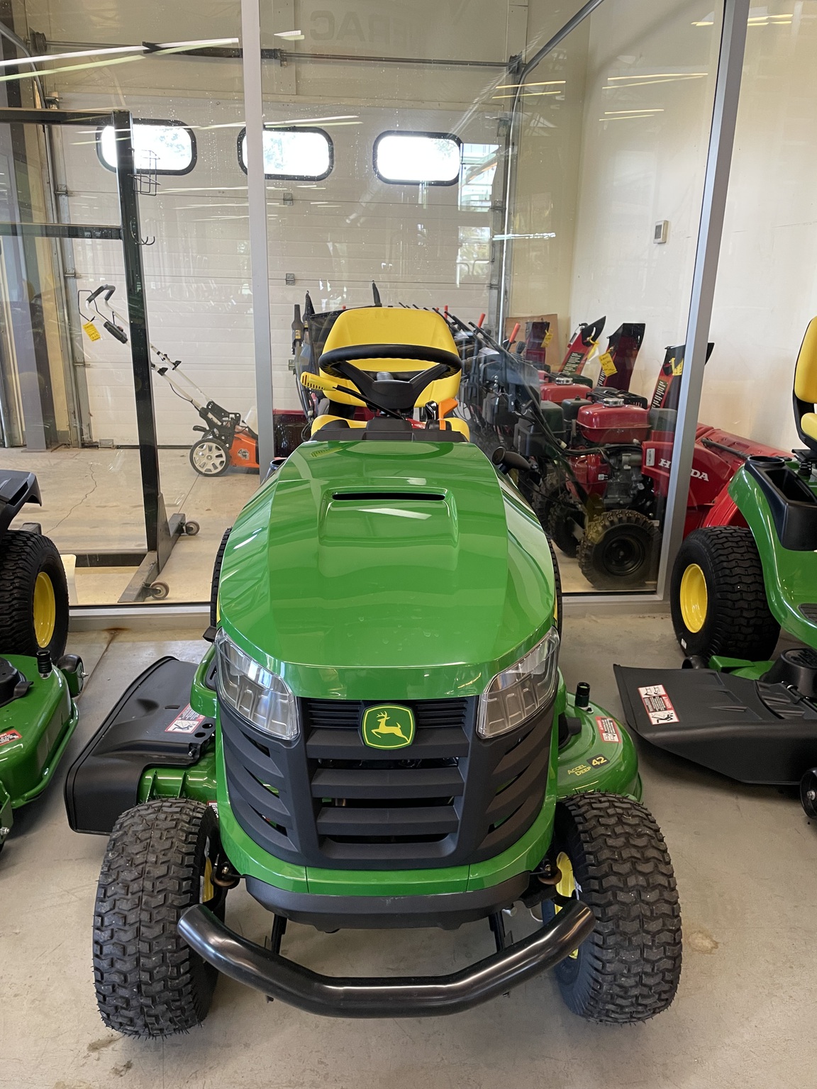 2025 John Deere S220 Image 2