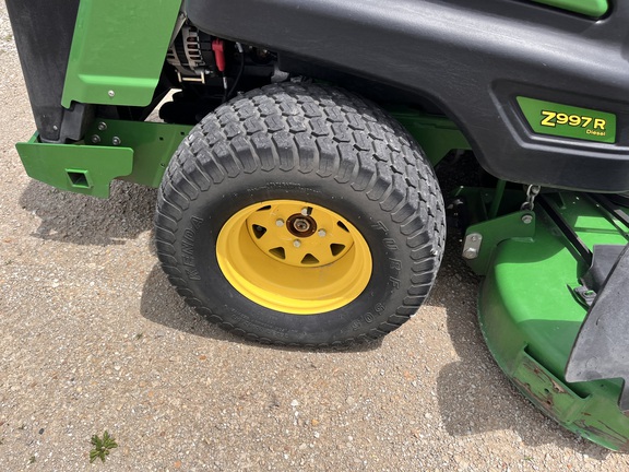 2022 John Deere Z997R - Photo11