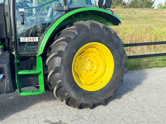 2024 John-Deere 5100E