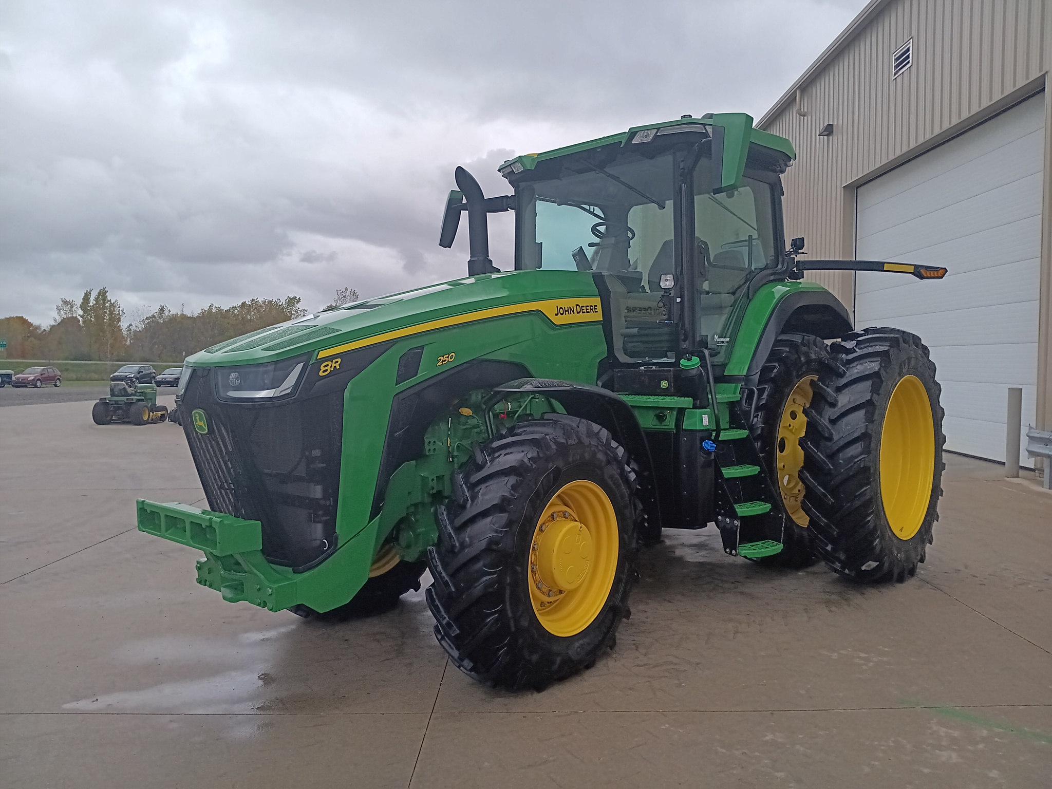 2024 John Deere 8R 250 Image 3