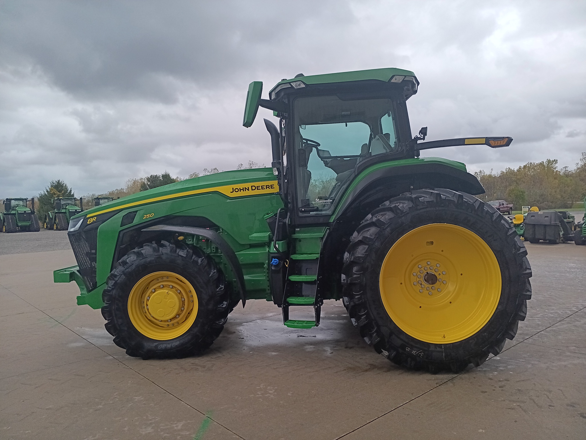 2024 John Deere 8R 250 Image 4